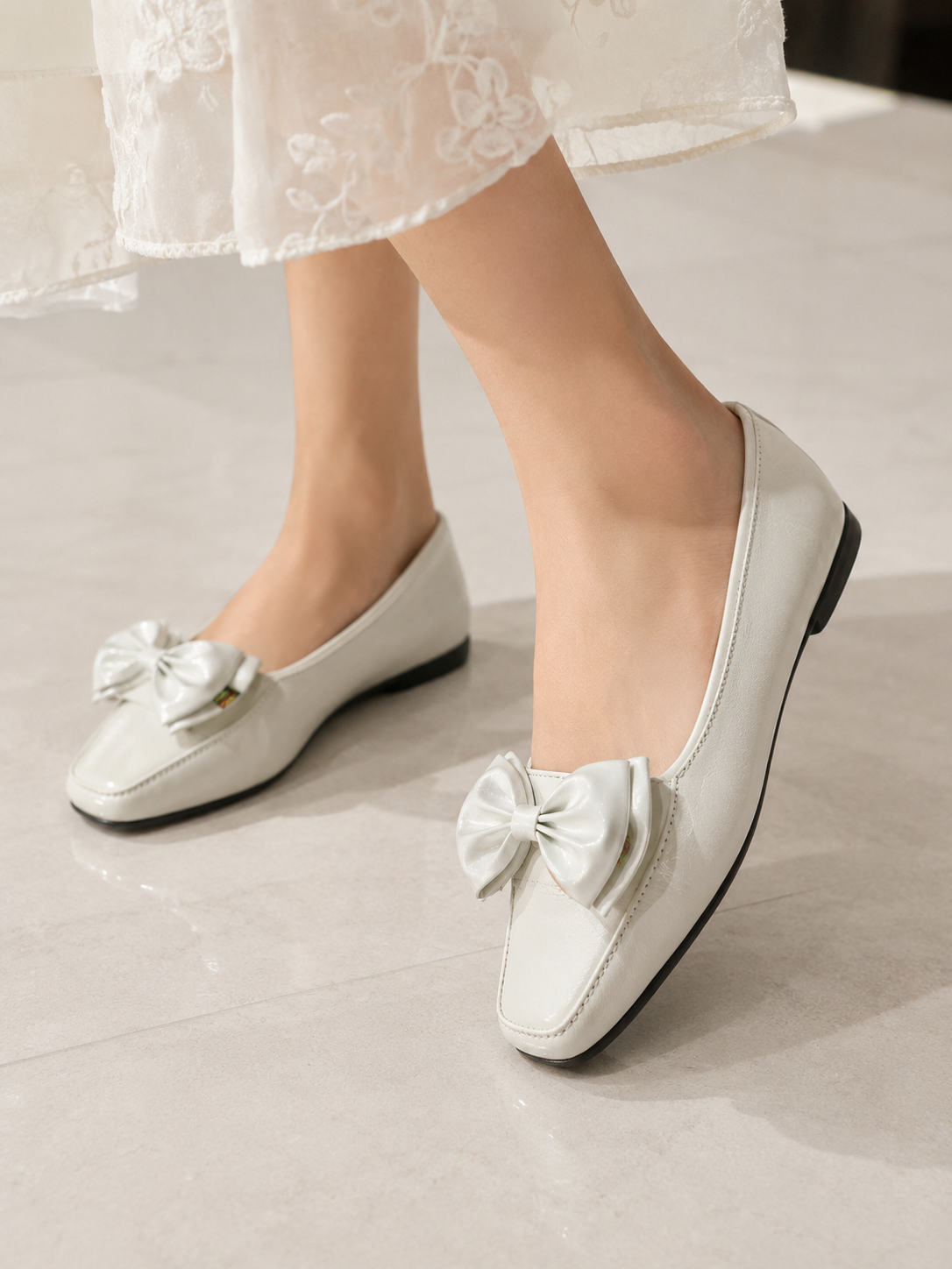Elegant Bow Block Heel Women's Loafers