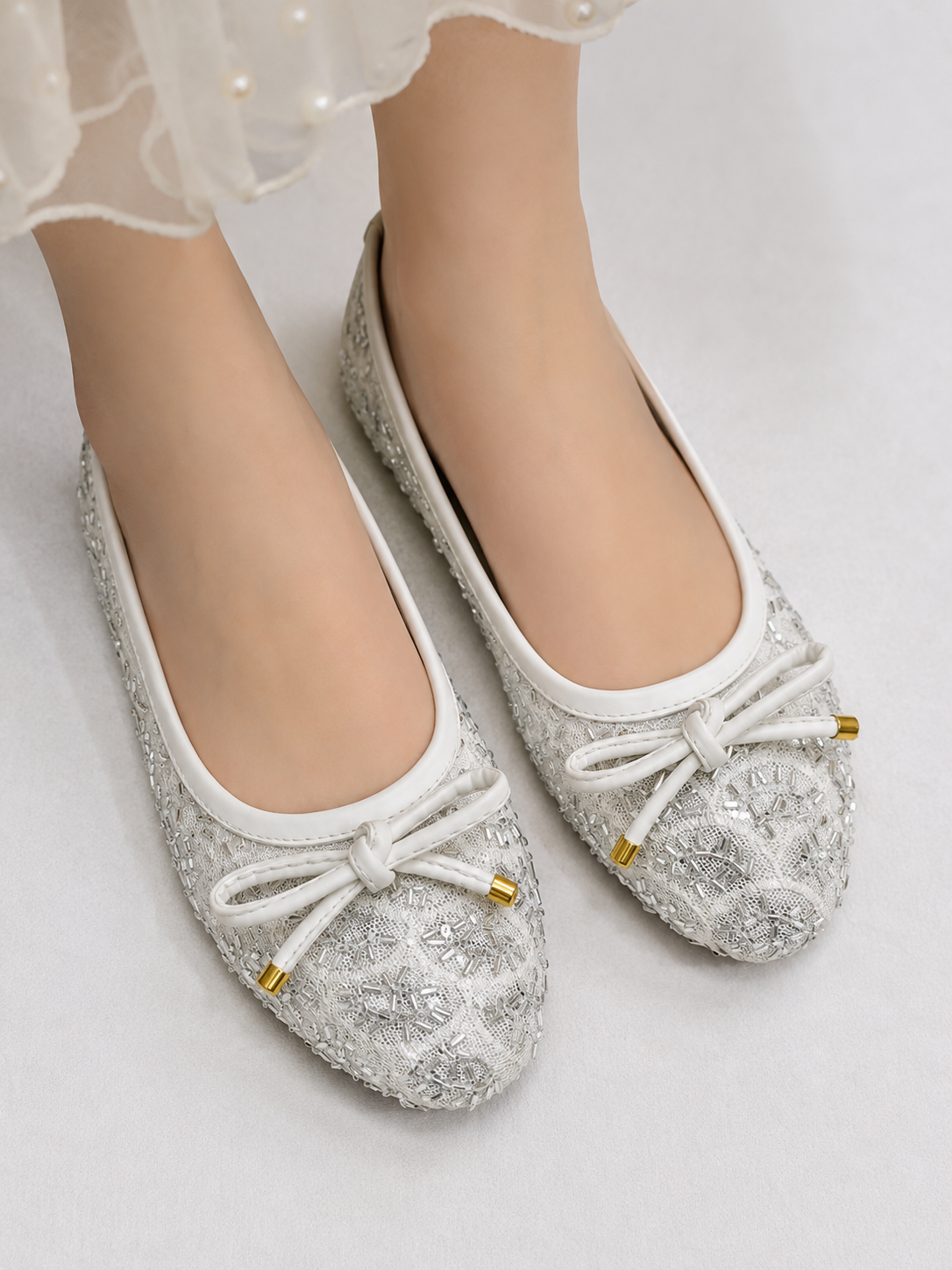 Elegant Lace Embroidered Women's Ballet Flats